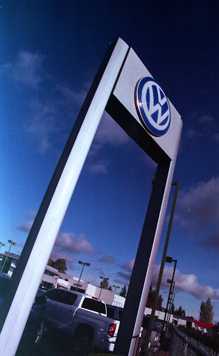 Volkswagen Dealer «Pignataro Volkswagen», reviews and photos, 10633 Evergreen Way, Everett, WA 98204, USA