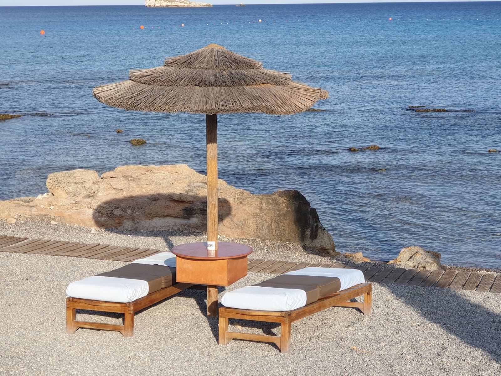 Foto de Playa Mitsis Lindos II con una costa espaciosa
