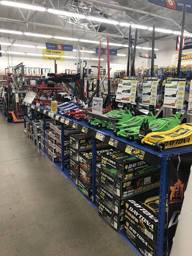 Hardware Store «Harbor Freight Tools», reviews and photos, 1349 N Blackstone Ave, Fresno, CA 93703, USA