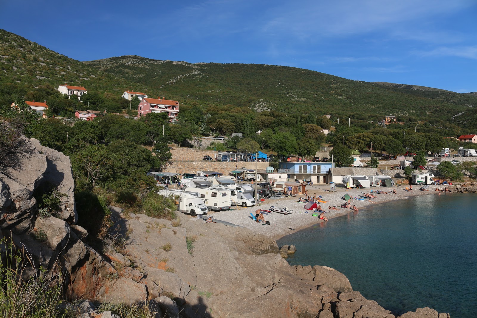 Photo of Sibinj Krmpotski with small bay