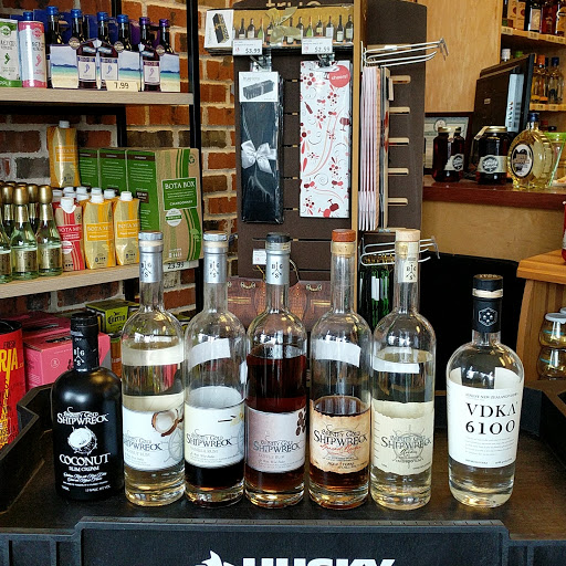 Wine Store «Red Gamay Wines & Liquors», reviews and photos, 45 Merrick Rd, Amityville, NY 11701, USA