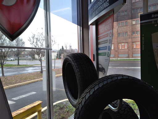 Tire Shop «Firestone Complete Auto Care», reviews and photos, 711 Erie Blvd E, Syracuse, NY 13210, USA