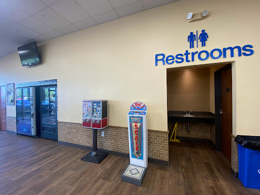 Laundromat «SpinZone Laundry SoCo», reviews and photos, 2424 S Congress Ave, Austin, TX 78704, USA