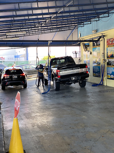 Best Shine Car Wash and Detail en Boca Raton