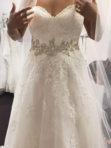 Bridal Shop «Bridal Suite of Bay Shore», reviews and photos, 7 W Main St, Bay Shore, NY 11706, USA