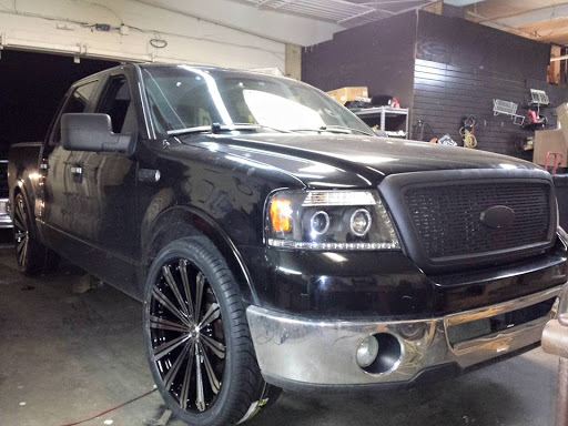 Electronics Repair Shop «Auto Electronic Specialists», reviews and photos, 2428 Nolensville Pike, Nashville, TN 37211, USA