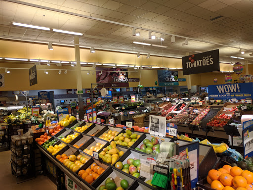 Grocery Store «Super Stop & Shop», reviews and photos, 200 New Hartford Rd, Winsted, CT 06098, USA