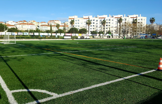 Avaliações doCampo de Futebol do Clube Desportivo da Cova da Piedade em Almada - Campo de futebol