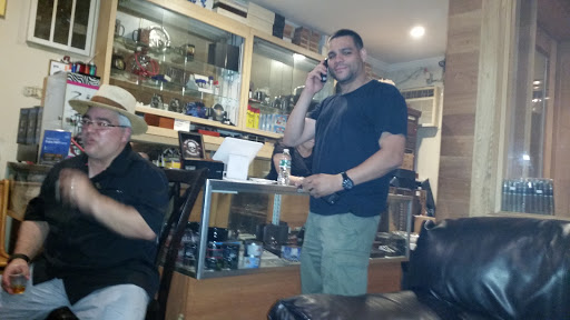 Tobacco Shop «Fernandez Cigar Lounge», reviews and photos, 251 E 123rd St, New York, NY 10035, USA