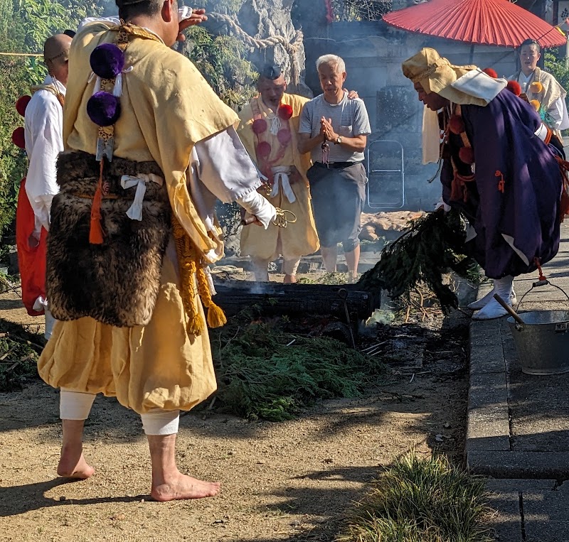 高野山真言宗 医王山 平松寺