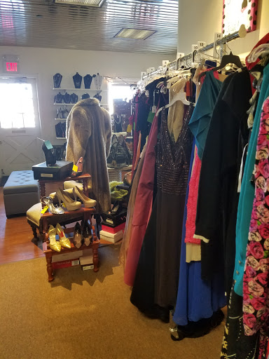 Consignment Shop «Brand Used Thrift And Consignment Shop», reviews and photos, 157 Dolson Ave, Middletown, NY 10940, USA