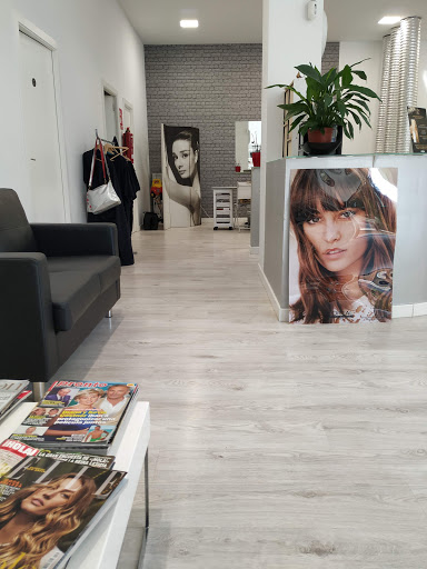 Peluquería CM Estilistas en Albolote, Granada