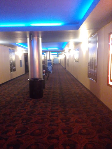 Movie Theater «Regal Cinemas Hollywood 10 - St. Joseph», reviews and photos, 5405 N Belt Hwy, St Joseph, MO 64506, USA