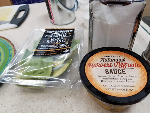 Shopping Mall «Gateway Shopping Center», reviews and photos, 221 E Swedesford Rd, Wayne, PA 19087, USA