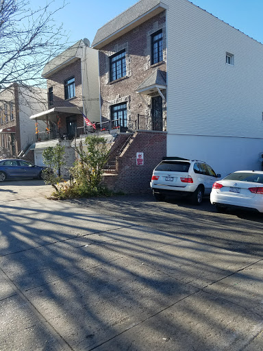 Supermarket «CHERRY VALLEY FARM SUPERMARKET», reviews and photos, 2016 21st Ave, Long Island City, NY 11105, USA