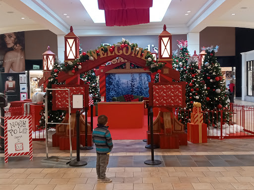 Shopping Mall «Summit Mall», reviews and photos, 3265 W Market St, Fairlawn, OH 44333, USA