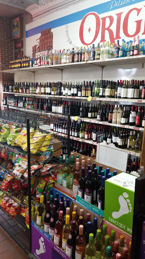 Liquor Store «Amador Liquors», reviews and photos, 1167 W 18th St, Chicago, IL 60608, USA
