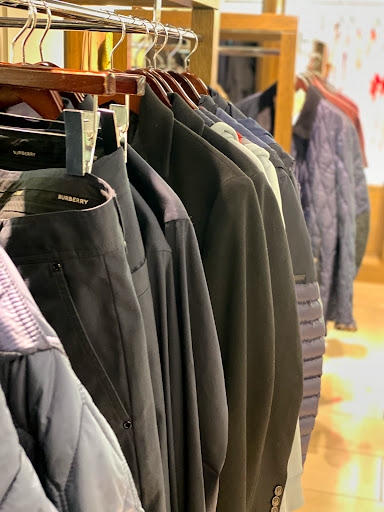 Clothing Store «Burberry Outlet», reviews and photos, 5220 Fashion Outlets Way, Rosemont, IL 60018, USA