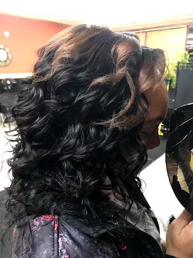 Beauty Salon «Queen B Beauty & Hair Salon», reviews and photos, 1588 Veterans Memorial Hwy SW #204, Austell, GA 30168, USA