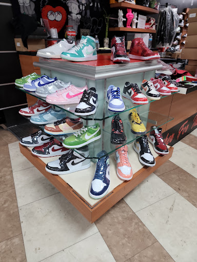 Shopping Mall «Rio Grande Valley Premium Outlets», reviews and photos, 5001 E Expy 83, Mercedes, TX 78570, USA