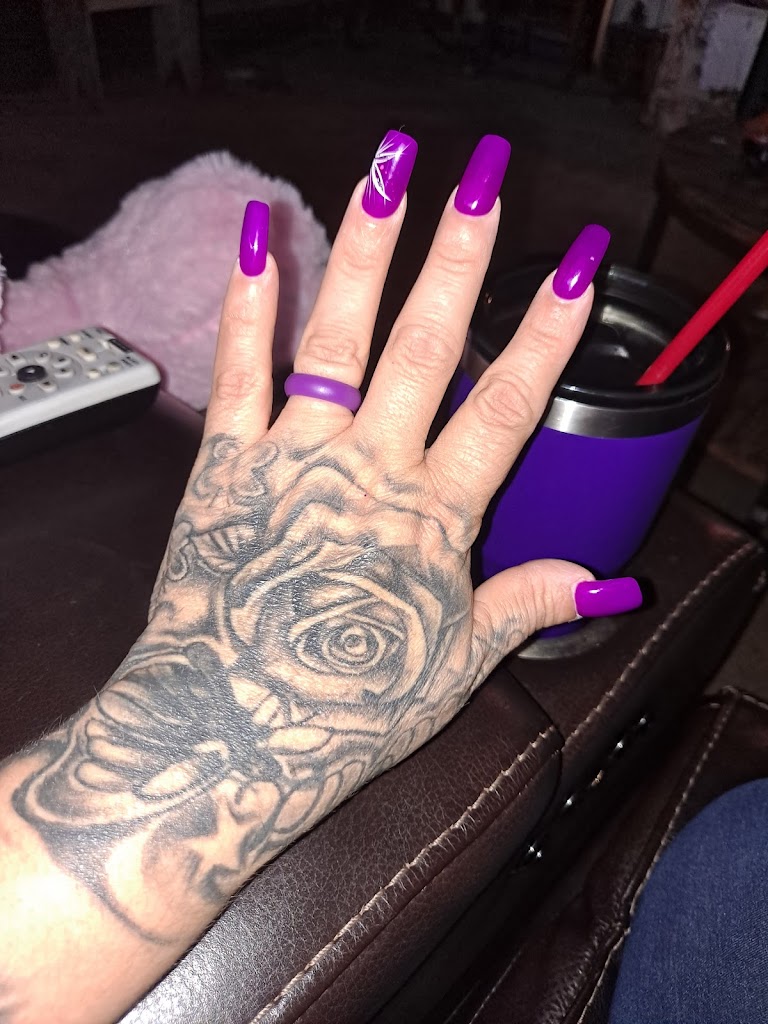 Q Nails & Spa 78945