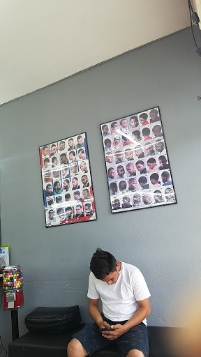 Barber Shop «Bladez Barber Shop», reviews and photos, 6825 Pembroke Rd, Pembroke Pines, FL 33023, USA