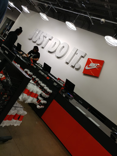 Clothing Store «Nike Factory Store», reviews and photos, 4401 N Interstate Hwy 35 #399, Round Rock, TX 78664, USA