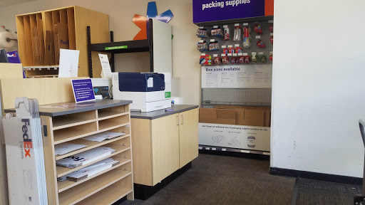 Print Shop «FedEx Office Print & Ship Center», reviews and photos, 2179 NE 163rd St, North Miami Beach, FL 33162, USA