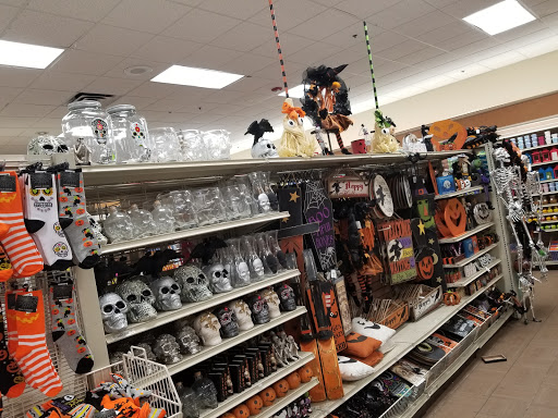 Home Goods Store «Christmas Tree Shops», reviews and photos, 28-34 Broadway, Lynnfield, MA 01940, USA