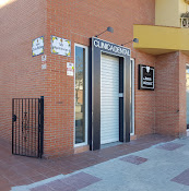Clinica Dental Dr. Javier Vazquez - C. Miguel de María Luque, 29680 Estepona, Málaga