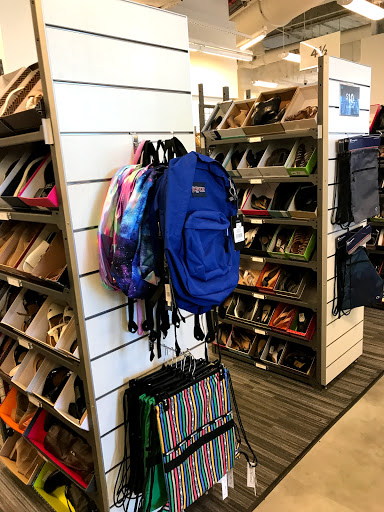 Department Store «Nordstrom Rack Skyview Center», reviews and photos, 4024 College Point Blvd, Flushing, NY 11354, USA