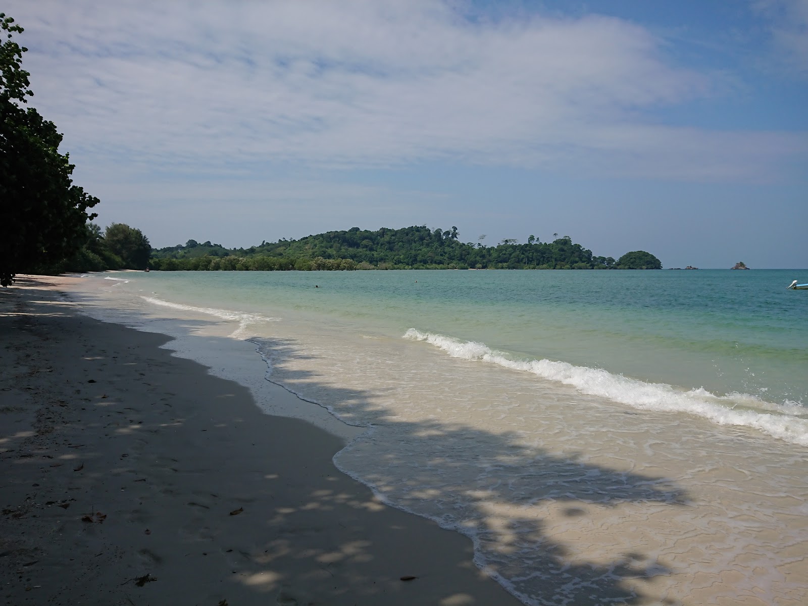 Photo of Hintalu Beach and the settlement