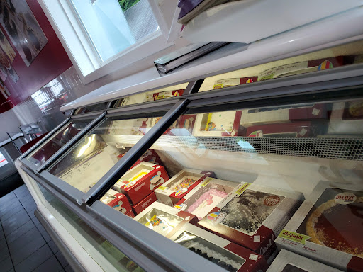 Ice Cream Shop «Carvel», reviews and photos, 778 New Haven Rd, Naugatuck, CT 06770, USA