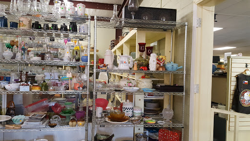Used Clothing Store «T.E.A.M. Resale Shop», reviews and photos, 300 W Main St, Tomball, TX 77375, USA
