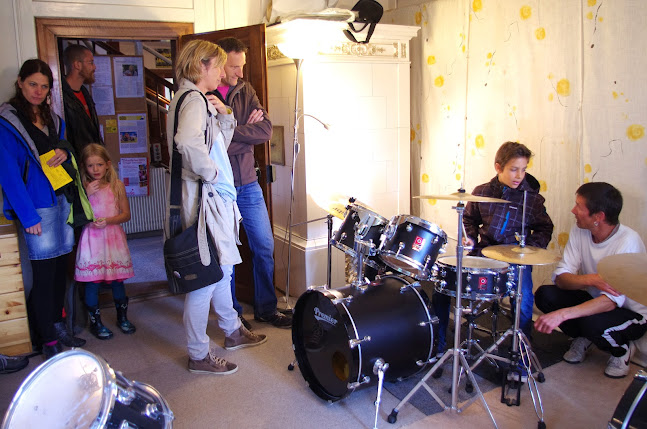 Rezensionen über Modern Music School in Glarus Nord - Schule