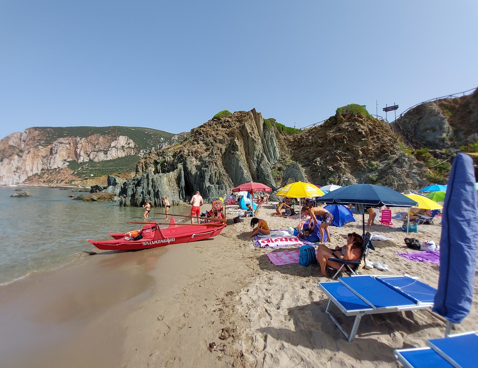 Spiaggia di Porto Cauli的照片 具有非常干净级别的清洁度