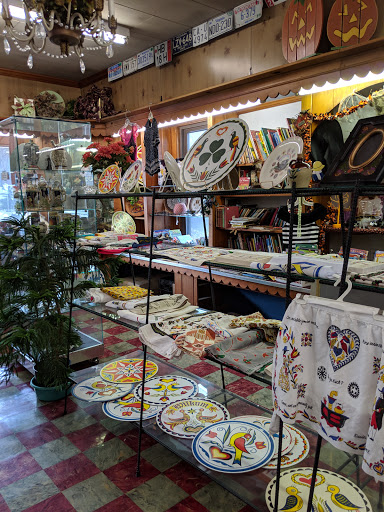 Tourist Attraction «Penna Dutch Gift Haus», reviews and photos, 93 Roadside Dr, Shartlesville, PA 19554, USA