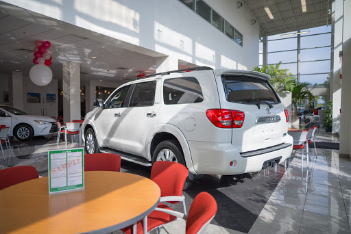 Toyota Dealer «AutoNation Toyota Weston», reviews and photos, 4050 Weston Rd, Davie, FL 33331, USA