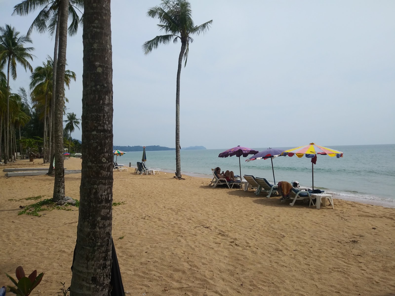 Fotografie cu Khuekkhak Beach zonele de facilități