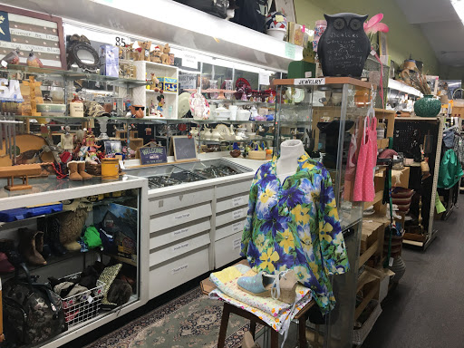 Thrift Store «Auburn Valley Humane Society Thrift Store», reviews and photos, 1123 E Main St, Auburn, WA 98002, USA
