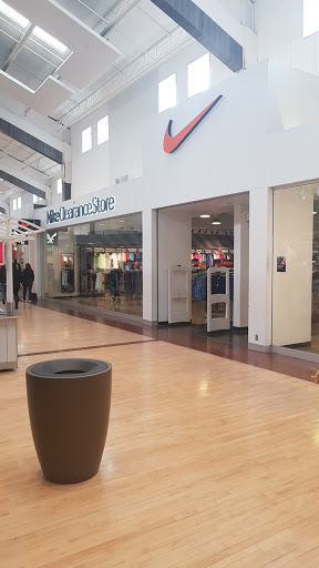 Sporting Goods Store «Nike Factory Store», reviews and photos, 6170 Grand Ave #569, Gurnee, IL 60031, USA