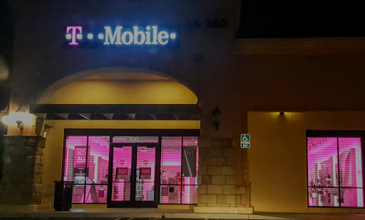 Cell Phone Store «T-Mobile», reviews and photos, 34260 Monterey Ave Suite 100, Palm Desert, CA 92260, USA