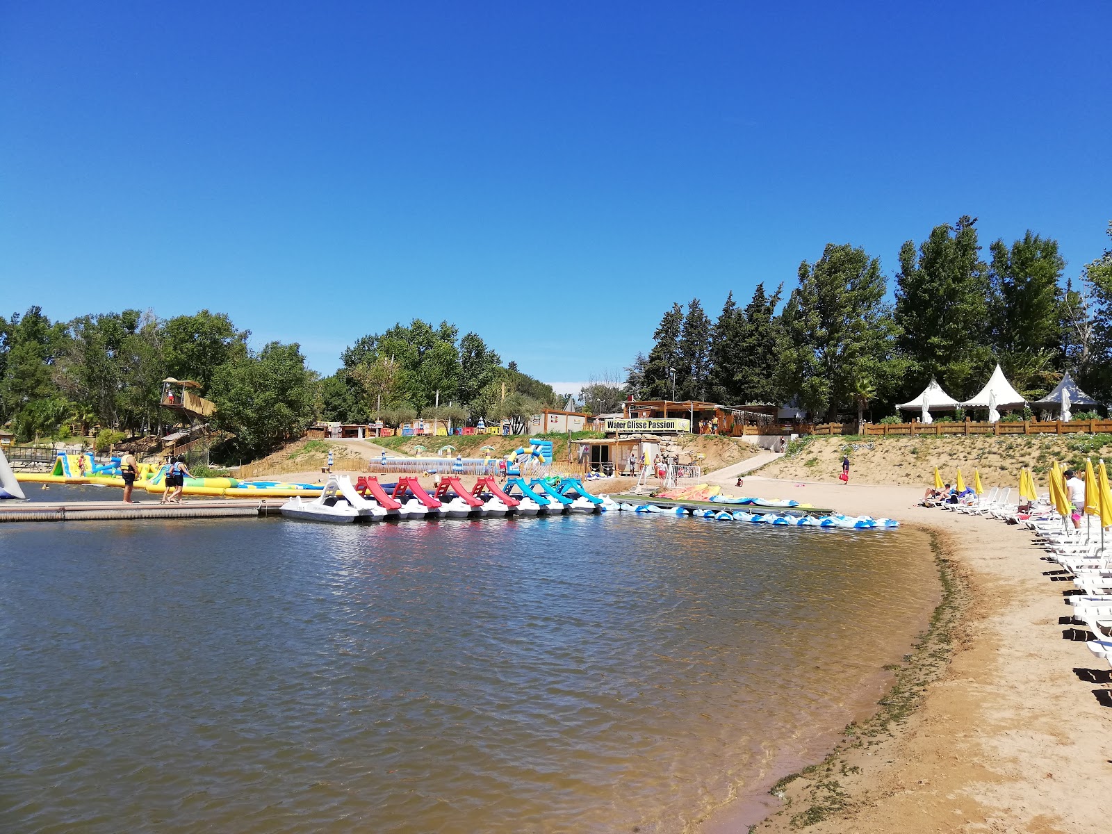 Foto von Plage Roquebrune Sur Argens mit beiger sand Oberfläche