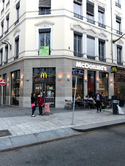 McDonald,s - 13 Rue de la République, 69001 Lyon, France