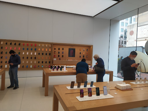 Computer Store «Apple Reston», reviews and photos, 11949 Market St, Reston, VA 20190, USA