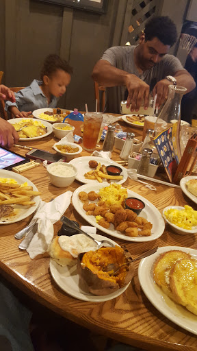 American Restaurant «Cracker Barrel Old Country Store», reviews and photos, 3701 Elmsley Ct, Greensboro, NC 27406, USA