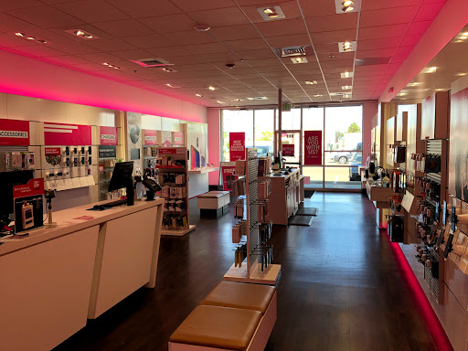 Cell Phone Store «T-Mobile», reviews and photos, 4243 E 136th Ave #142, Thornton, CO 80602, USA