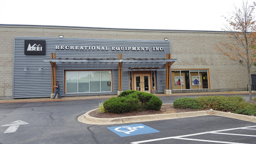 Camping Store «REI», reviews and photos, 17W160 W 22nd St, Oakbrook Terrace, IL 60181, USA