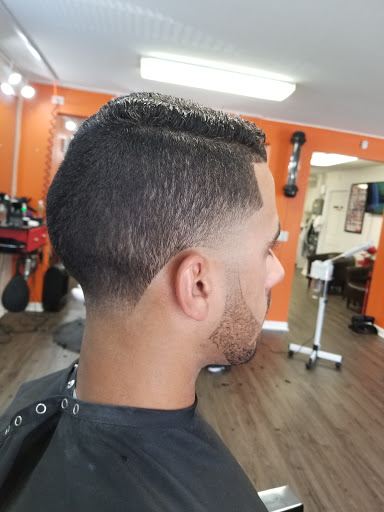 Barber Shop «DCB Barber Shop - Barber Shop Hispano», reviews and photos, 1545 E Olive Rd, Pensacola, FL 32514, USA