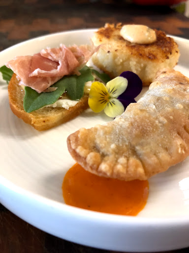 Shopping Mall «Fairfield Shopping Center», reviews and photos, 5322 Lord Dunmore Ct, Virginia Beach, VA 23464, USA